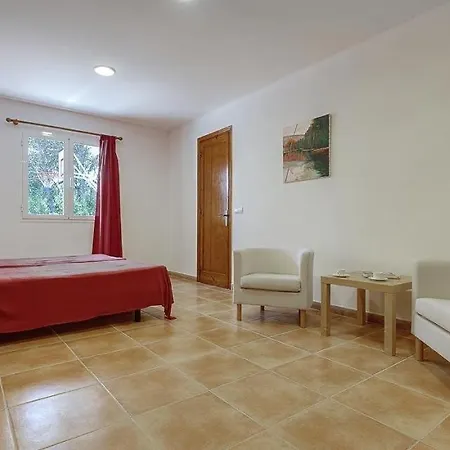 Villa Cala Blanca Sleeps 7 Pool Wifi *