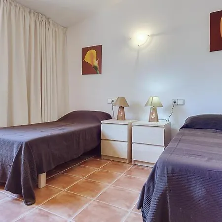 Cala Blanca Sleeps 7 Pool Wifi Villa Cala Blanca (Menorca)